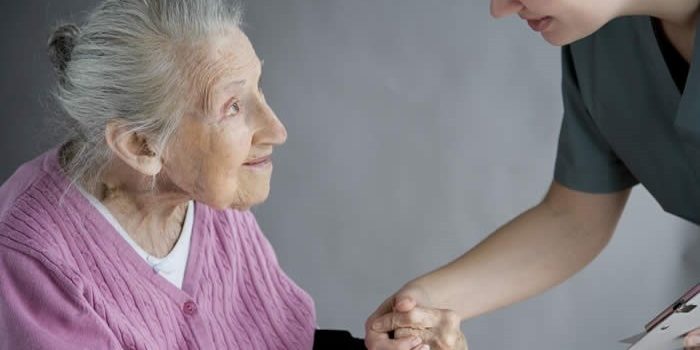Aider et protéger les personnes les plus vulnérables mais aussi les jeunes générations. Découvrons l'haptonomie