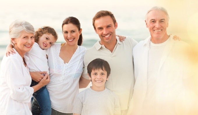 Famille heureuse: trois générations mariepauledessaint.com