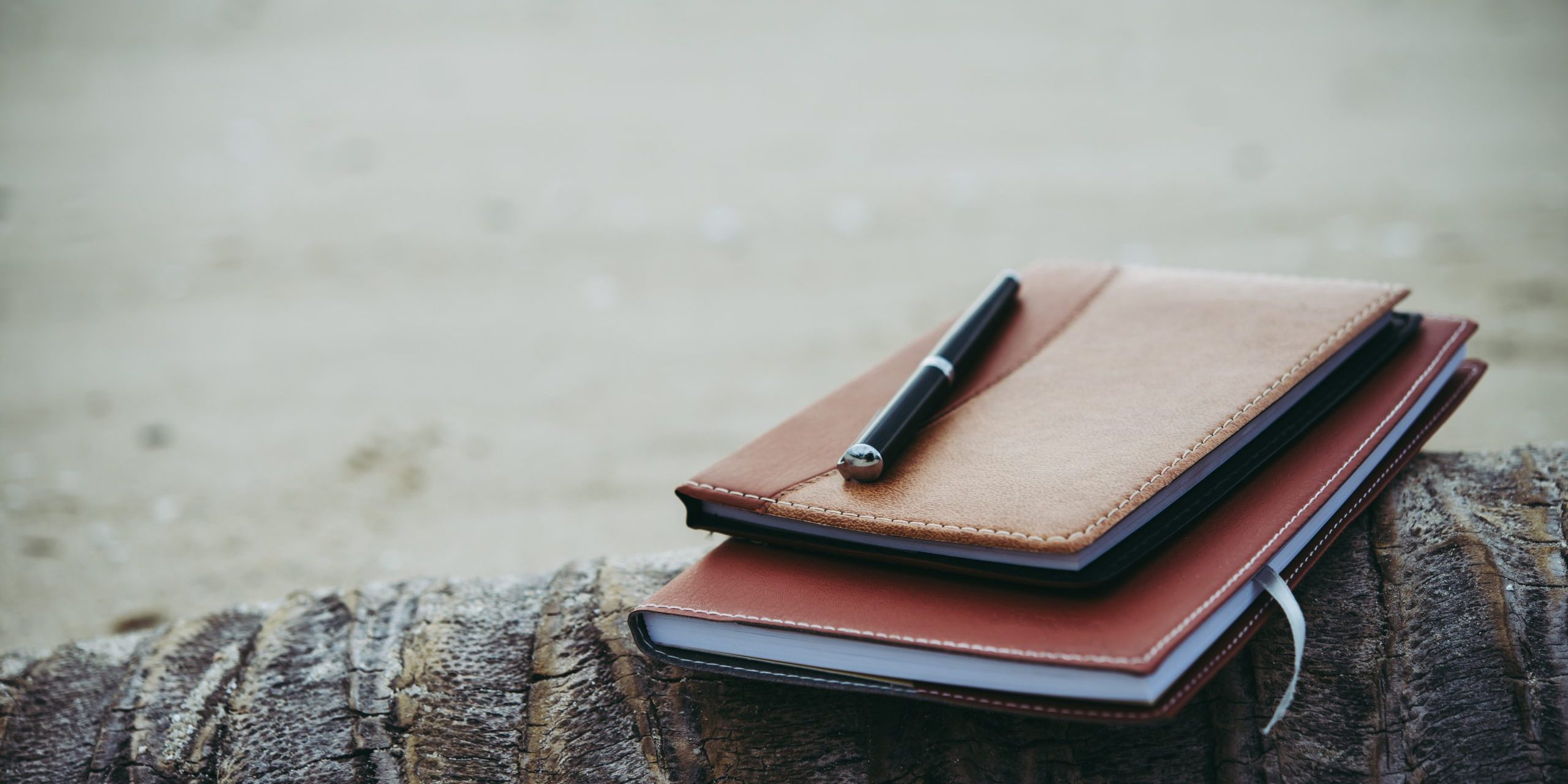 Écrire sa vie j’écris pour vous et avec vous Marie-Paule Dessaint Coaching d’écriture: j’écris pour vous, et avec vous, votre récit de vie Par Marie-Paule Dessaint